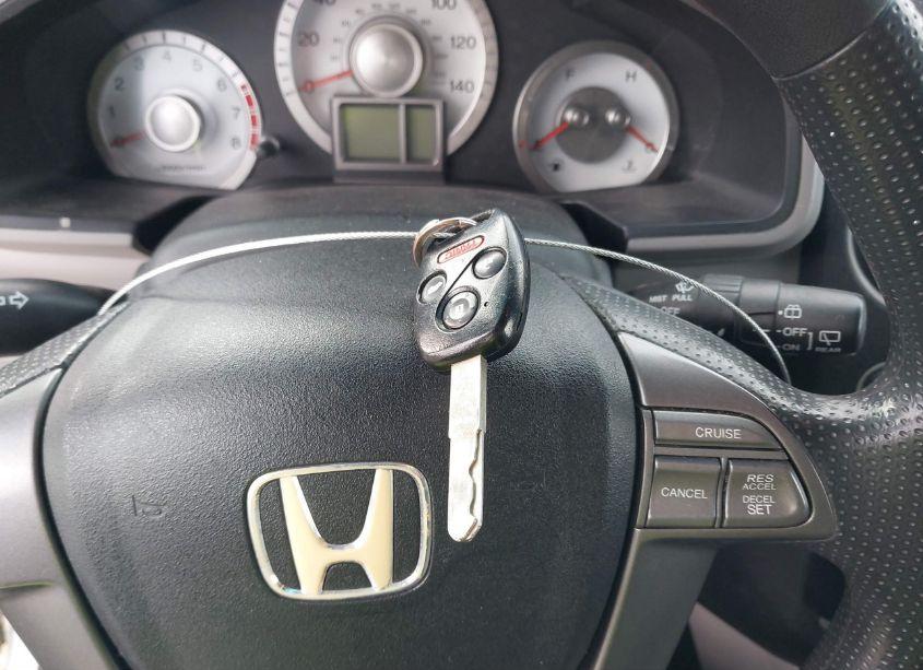 Photo 11 of 2010 Honda Pilot LX (VIN 5FNYF4H26AB002188)