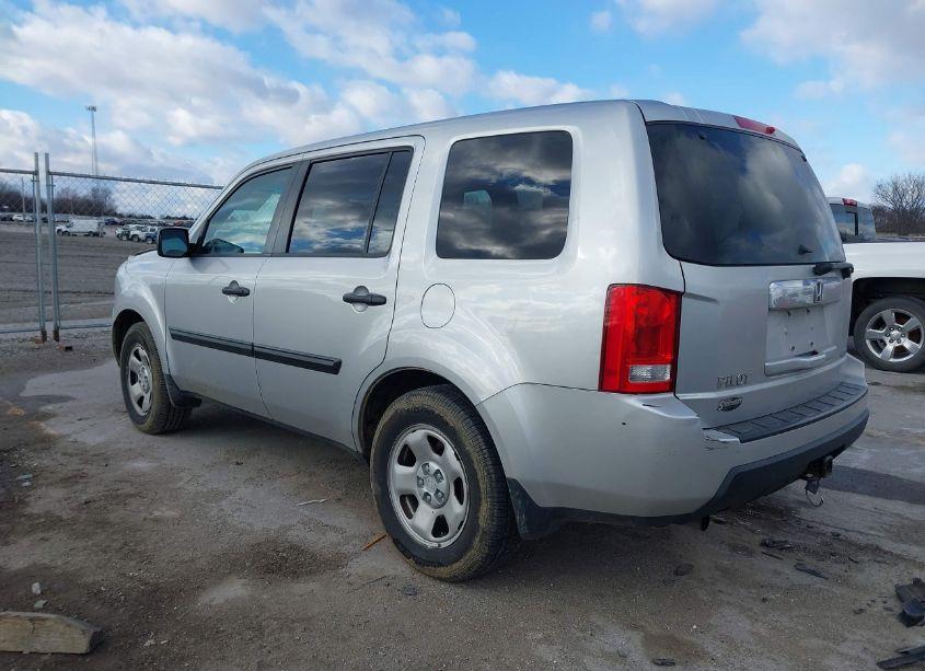 Photo 3 of 2010 Honda Pilot LX (VIN 5FNYF4H26AB002188)