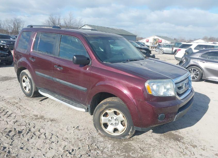 2011 Honda Pilot LX (VIN 5FNYF4H26BB019218) main photo