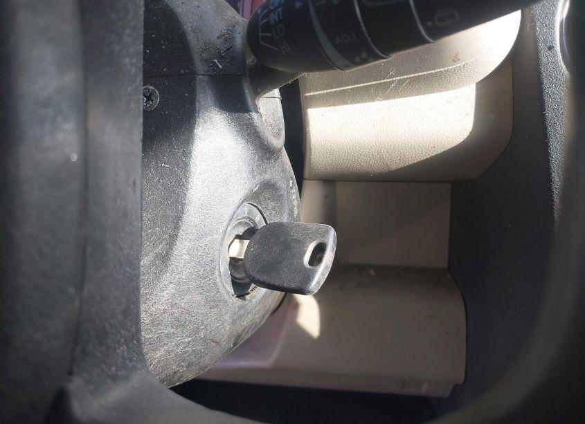 Photo 11 of 2011 Honda Pilot LX (VIN 5FNYF4H26BB019218)