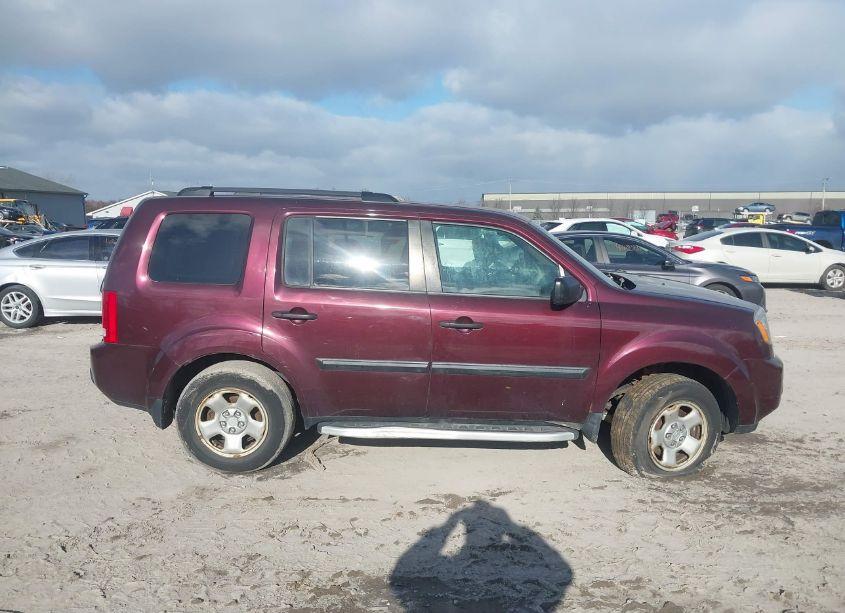 Photo 13 of 2011 Honda Pilot LX (VIN 5FNYF4H26BB019218)