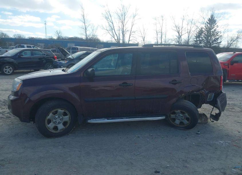 Photo 14 of 2011 Honda Pilot LX (VIN 5FNYF4H26BB019218)