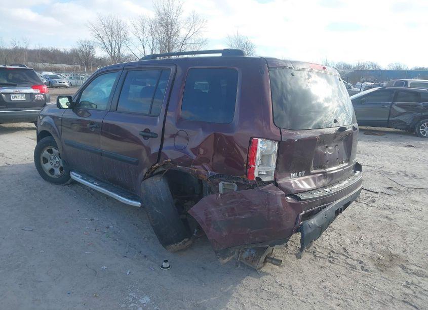 Photo 3 of 2011 Honda Pilot LX (VIN 5FNYF4H26BB019218)