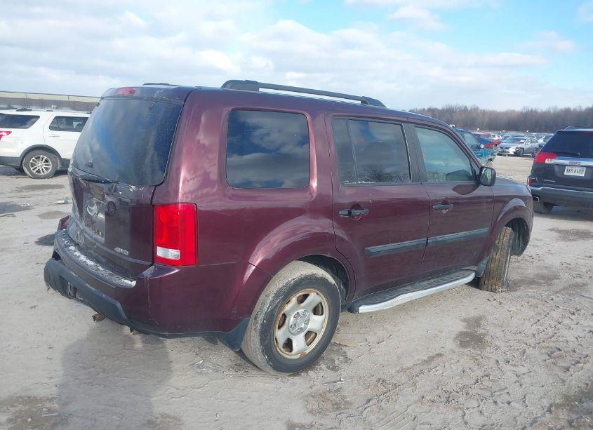 Photo 4 of 2011 Honda Pilot LX (VIN 5FNYF4H26BB019218)