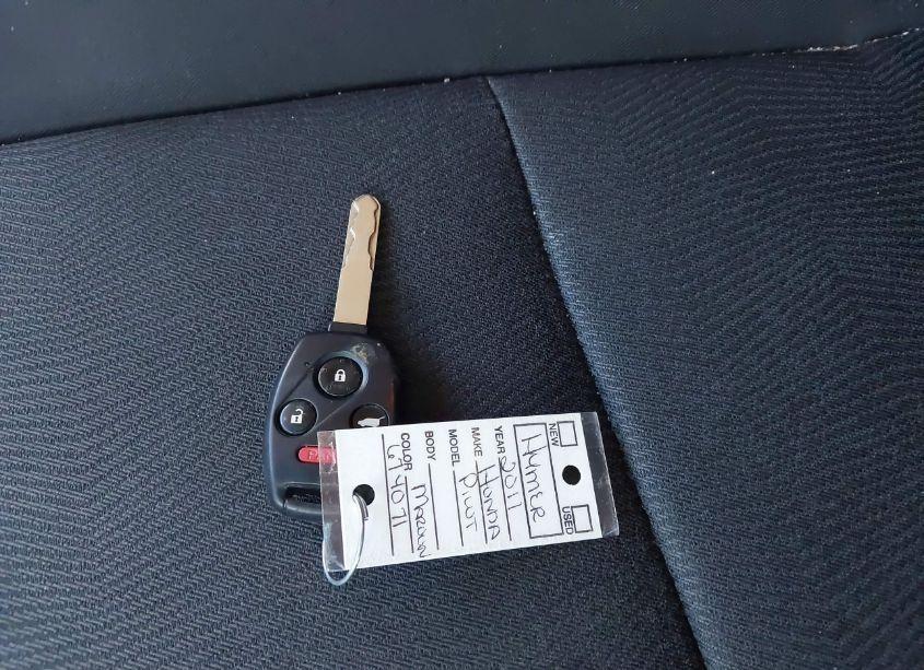 Photo 11 of 2011 Honda Pilot LX (VIN 5FNYF4H26BB074686)