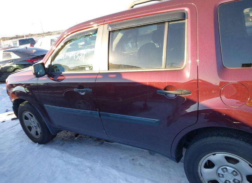 Photo 15 of 2011 Honda Pilot LX (VIN 5FNYF4H26BB074686)