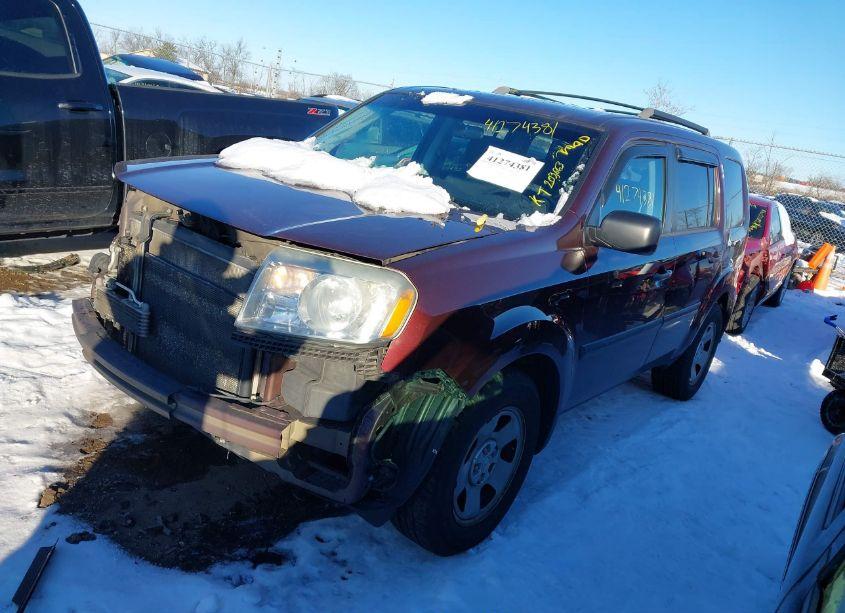 Photo 2 of 2011 Honda Pilot LX (VIN 5FNYF4H26BB074686)