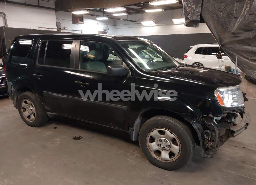 2013 Honda Pilot LX (VIN 5FNYF4H26DB064338) main photo