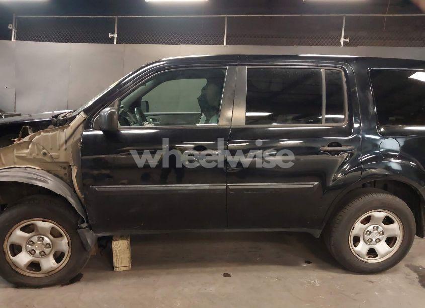 Photo 15 of 2013 Honda Pilot LX (VIN 5FNYF4H26DB064338)