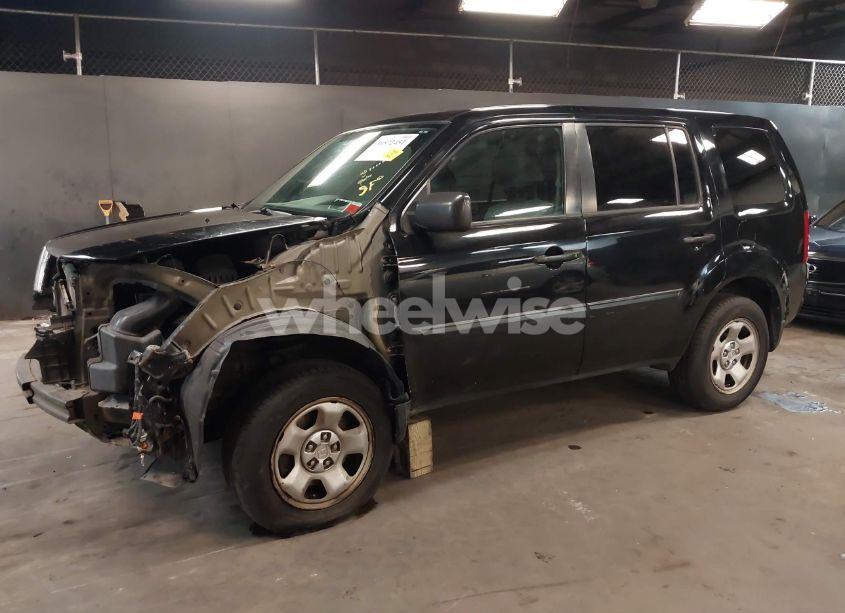 Photo 2 of 2013 Honda Pilot LX (VIN 5FNYF4H26DB064338)