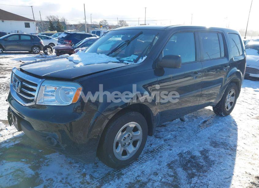 Photo 2 of 2013 Honda Pilot LX (VIN 5FNYF4H26DB079714)
