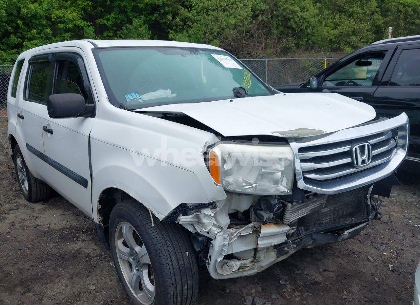 2014 Honda Pilot LX (VIN 5FNYF4H26EB017330) main photo