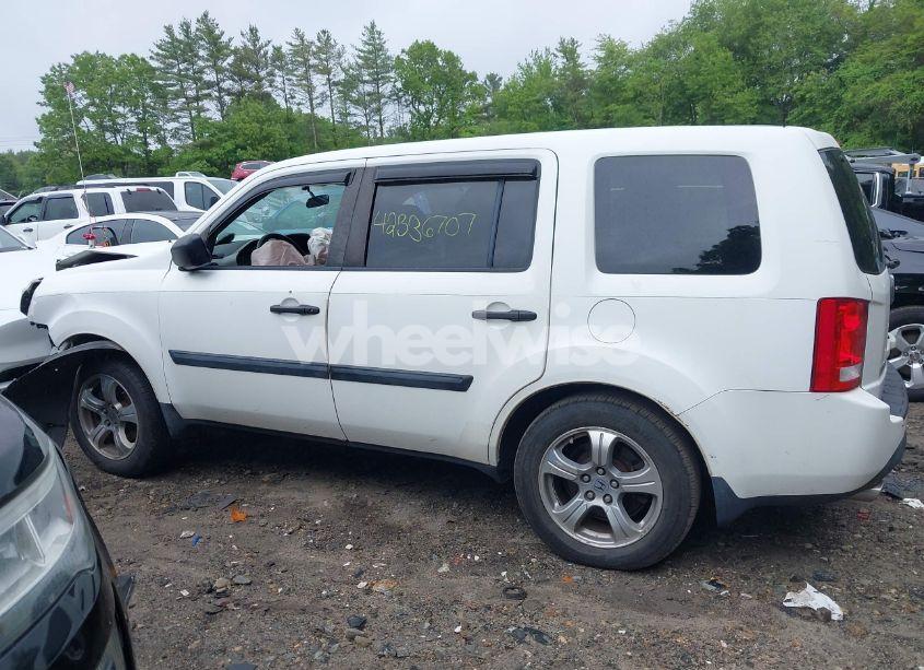 Photo 14 of 2014 Honda Pilot LX (VIN 5FNYF4H26EB017330)