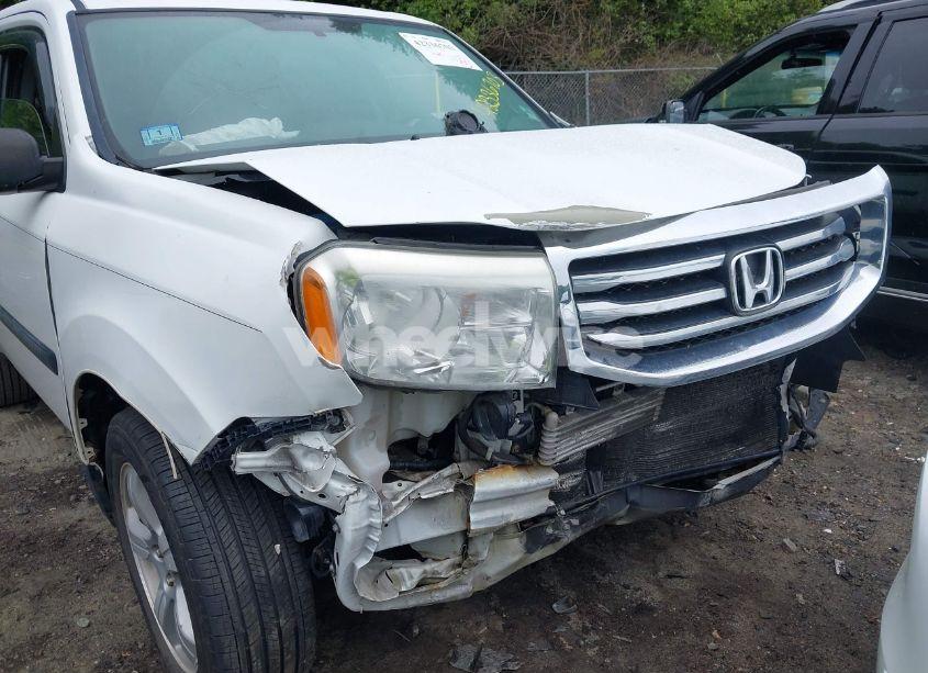 Photo 6 of 2014 Honda Pilot LX (VIN 5FNYF4H26EB017330)