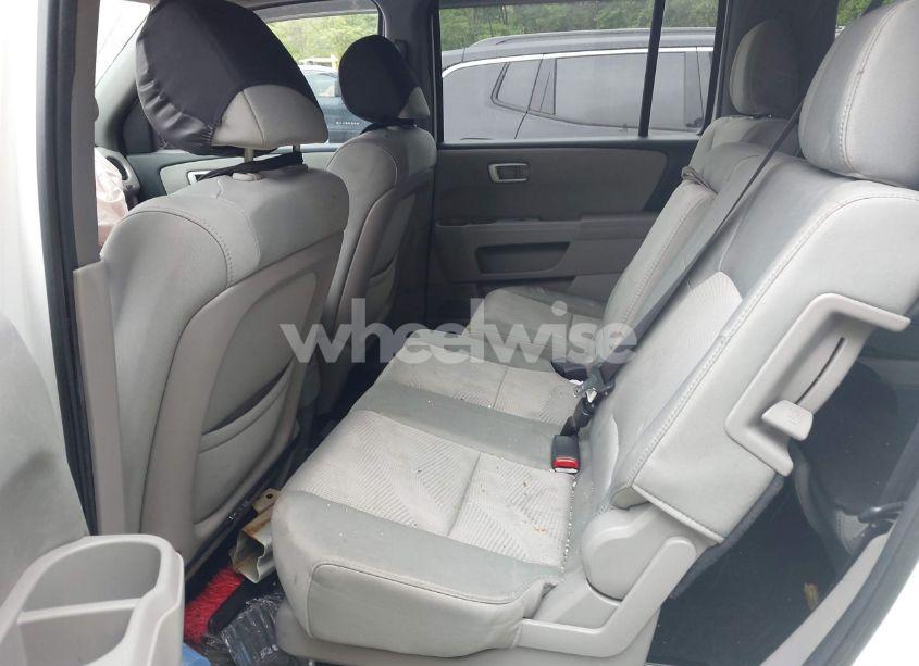 Photo 8 of 2014 Honda Pilot LX (VIN 5FNYF4H26EB017330)