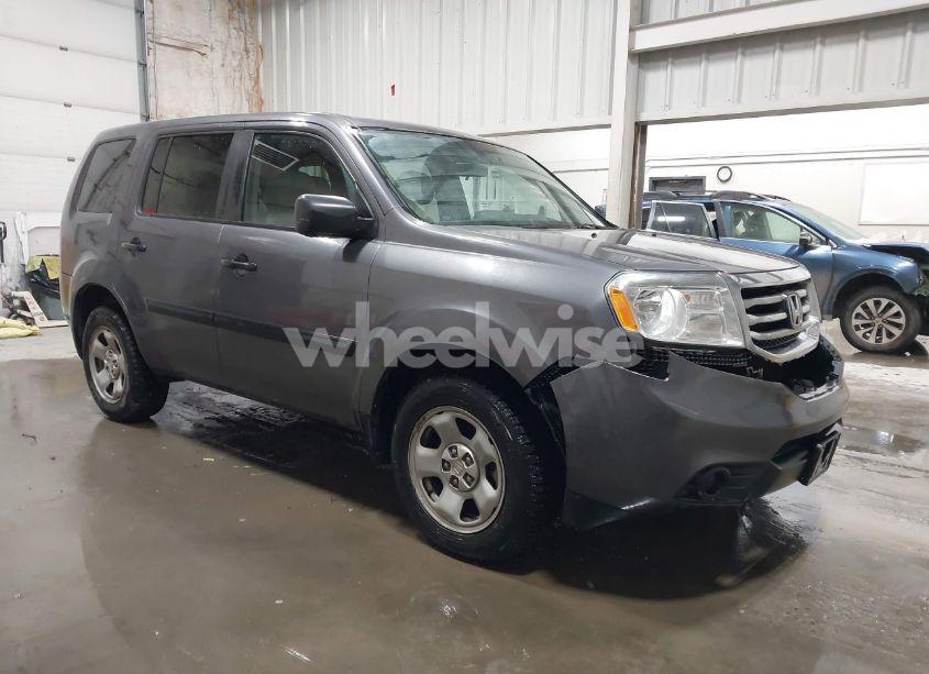 2015 Honda Pilot LX (VIN 5FNYF4H26FB022030) main photo