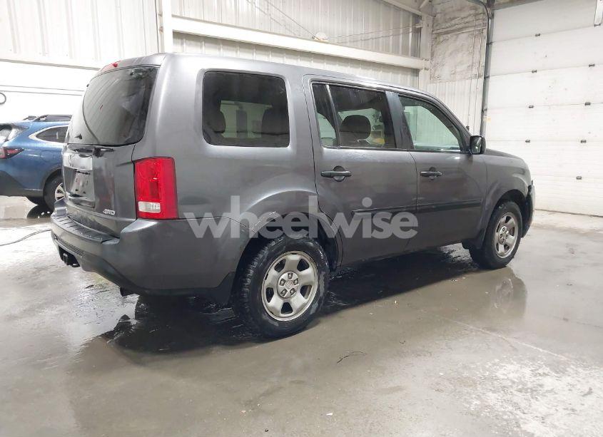 Photo 4 of 2015 Honda Pilot LX (VIN 5FNYF4H26FB022030)