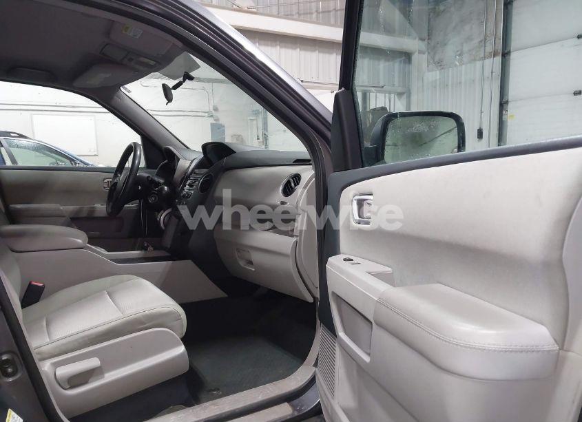 Photo 5 of 2015 Honda Pilot LX (VIN 5FNYF4H26FB022030)