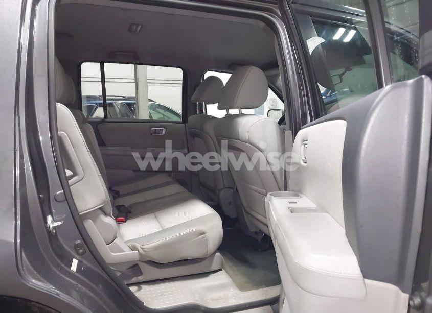 Photo 8 of 2015 Honda Pilot LX (VIN 5FNYF4H26FB022030)