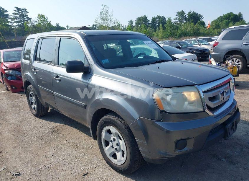 Photo 13 of 2011 Honda Pilot LX (VIN 5FNYF4H27BB003304)