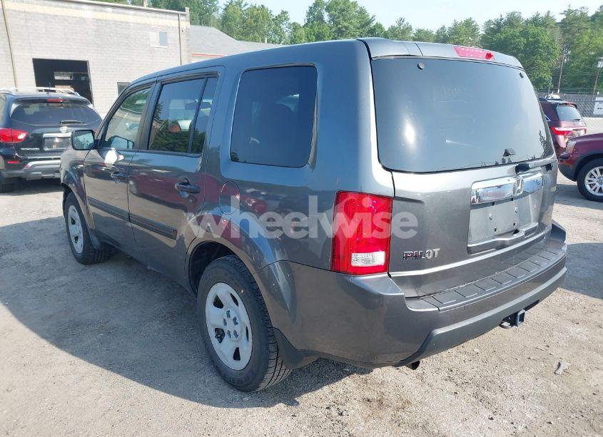 Photo 14 of 2011 Honda Pilot LX (VIN 5FNYF4H27BB003304)