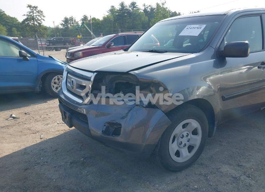 Photo 6 of 2011 Honda Pilot LX (VIN 5FNYF4H27BB003304)