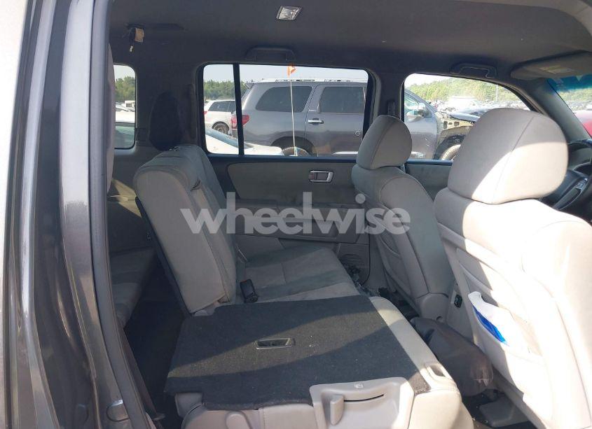 Photo 8 of 2011 Honda Pilot LX (VIN 5FNYF4H27BB003304)