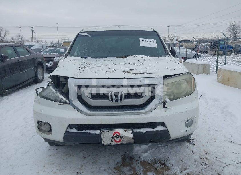 Photo 12 of 2011 Honda Pilot LX (VIN 5FNYF4H27BB067701)