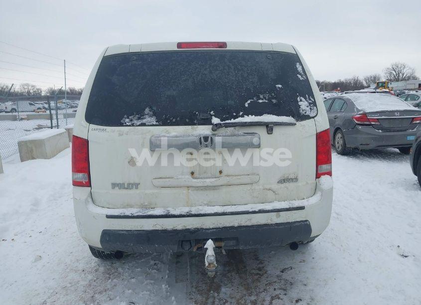 Photo 16 of 2011 Honda Pilot LX (VIN 5FNYF4H27BB067701)