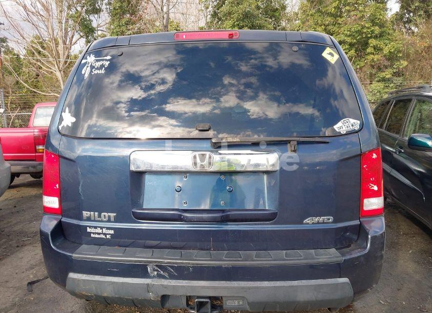 Photo 15 of 2011 Honda Pilot LX (VIN 5FNYF4H27BB097300)