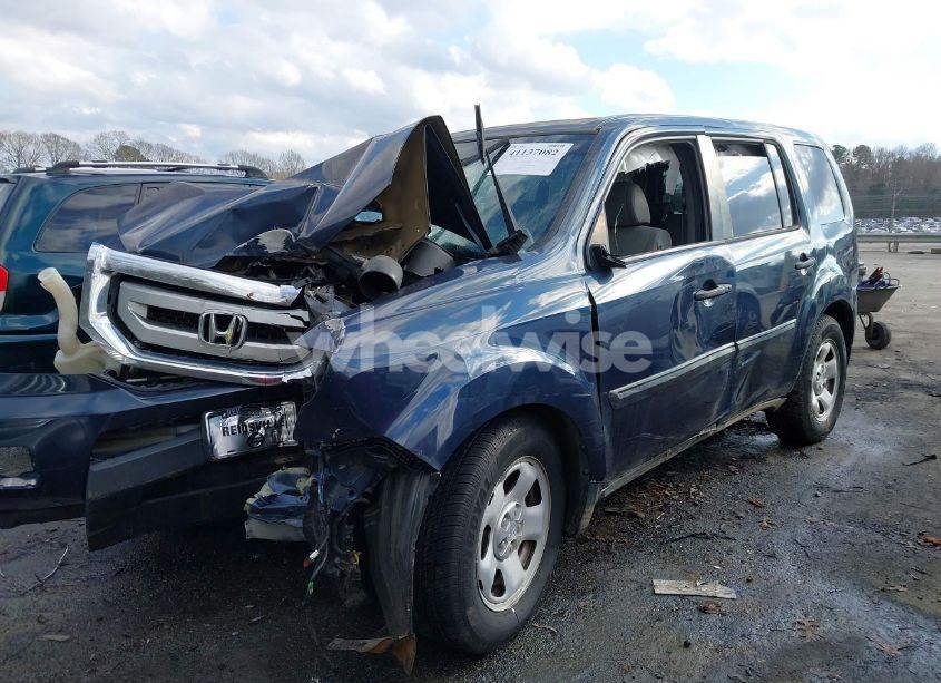 Photo 2 of 2011 Honda Pilot LX (VIN 5FNYF4H27BB097300)