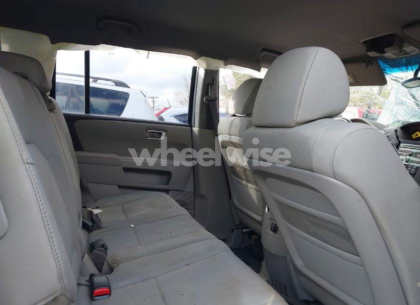 Photo 8 of 2011 Honda Pilot LX (VIN 5FNYF4H27BB097300)