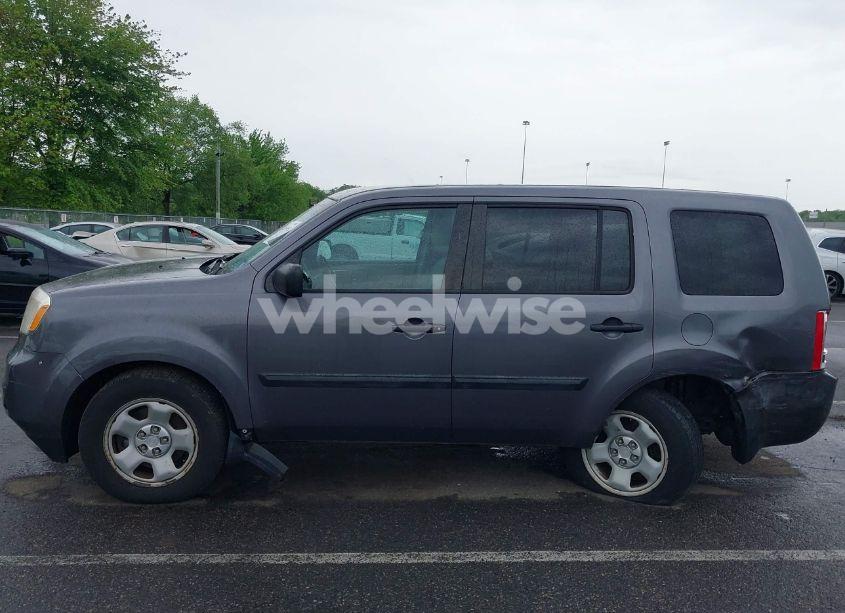 Photo 14 of 2014 Honda Pilot LX (VIN 5FNYF4H27EB004568)