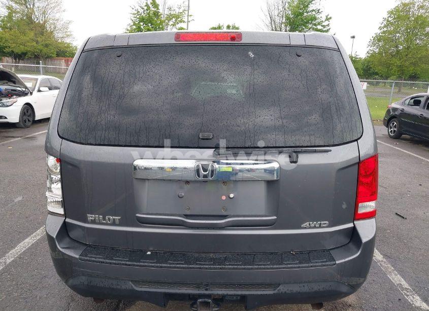 Photo 16 of 2014 Honda Pilot LX (VIN 5FNYF4H27EB004568)