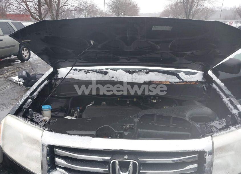 Photo 10 of 2015 Honda Pilot LX (VIN 5FNYF4H27FB020075)