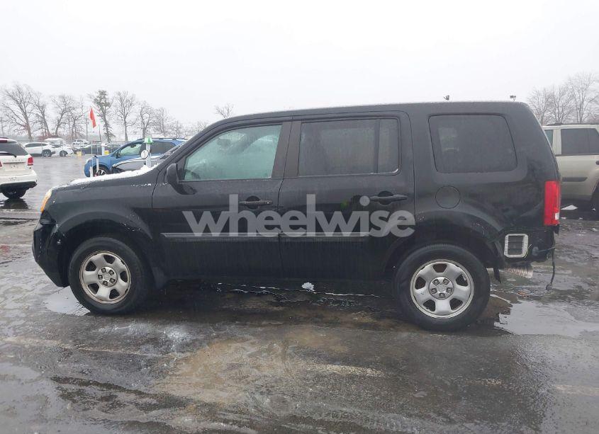 Photo 14 of 2015 Honda Pilot LX (VIN 5FNYF4H27FB020075)