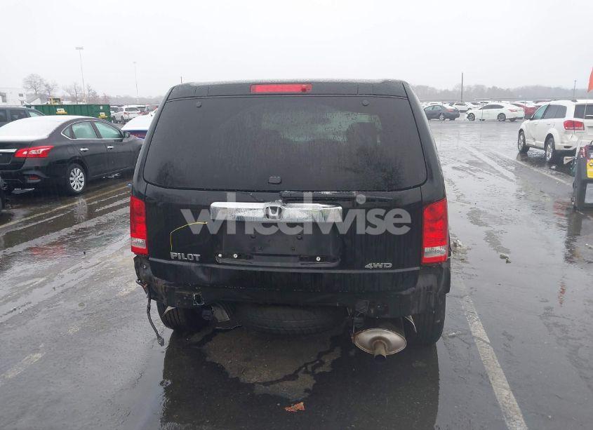 Photo 16 of 2015 Honda Pilot LX (VIN 5FNYF4H27FB020075)