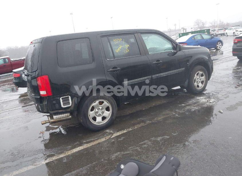 Photo 4 of 2015 Honda Pilot LX (VIN 5FNYF4H27FB020075)