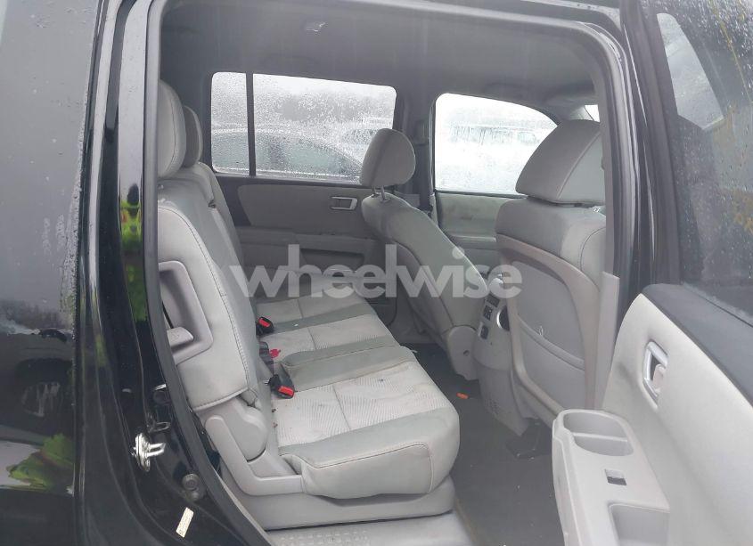 Photo 8 of 2015 Honda Pilot LX (VIN 5FNYF4H27FB020075)