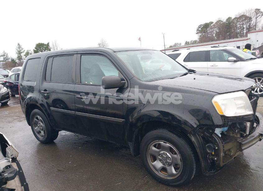 Photo 14 of 2015 Honda Pilot LX (VIN 5FNYF4H27FB049995)
