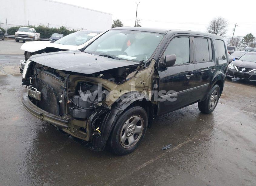 Photo 2 of 2015 Honda Pilot LX (VIN 5FNYF4H27FB049995)