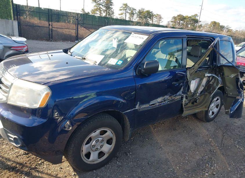 Photo 14 of 2015 Honda Pilot LX (VIN 5FNYF4H27FB062472)