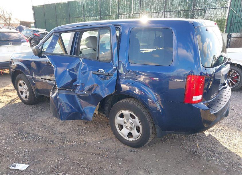 Photo 3 of 2015 Honda Pilot LX (VIN 5FNYF4H27FB062472)