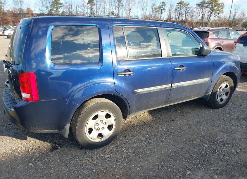 Photo 4 of 2015 Honda Pilot LX (VIN 5FNYF4H27FB062472)