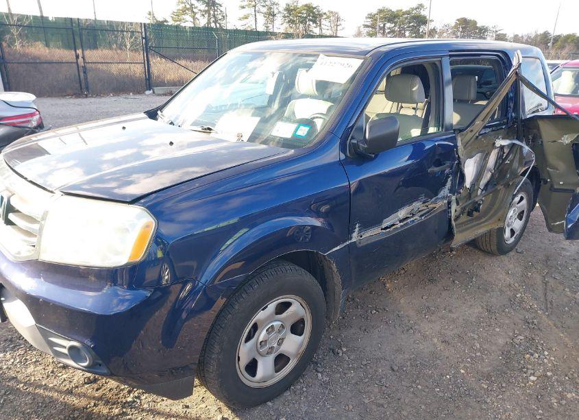 Photo 6 of 2015 Honda Pilot LX (VIN 5FNYF4H27FB062472)