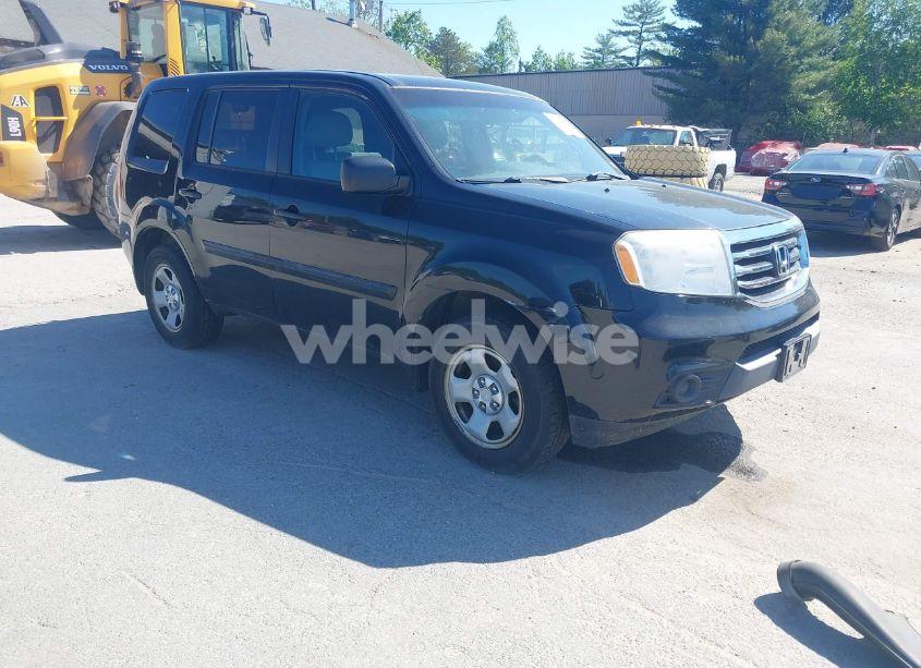 2015 Honda Pilot LX (VIN 5FNYF4H27FB071432) main photo