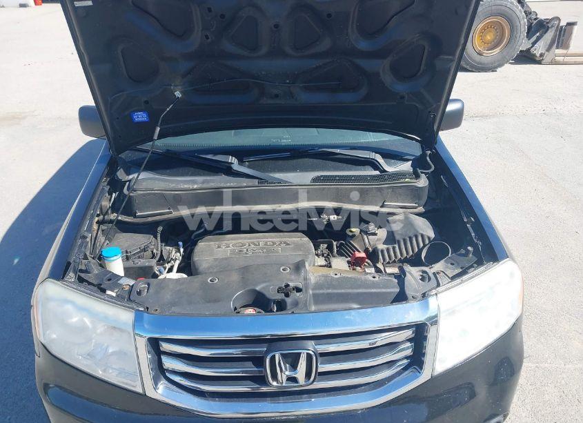 Photo 10 of 2015 Honda Pilot LX (VIN 5FNYF4H27FB071432)