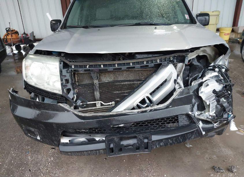 Photo 6 of 2010 Honda Pilot LX (VIN 5FNYF4H28AB032907)