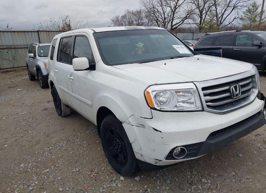 2013 Honda Pilot LX (VIN 5FNYF4H28DB060887) main photo