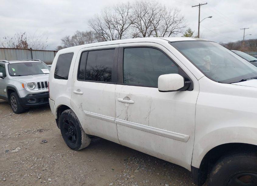 Photo 13 of 2013 Honda Pilot LX (VIN 5FNYF4H28DB060887)